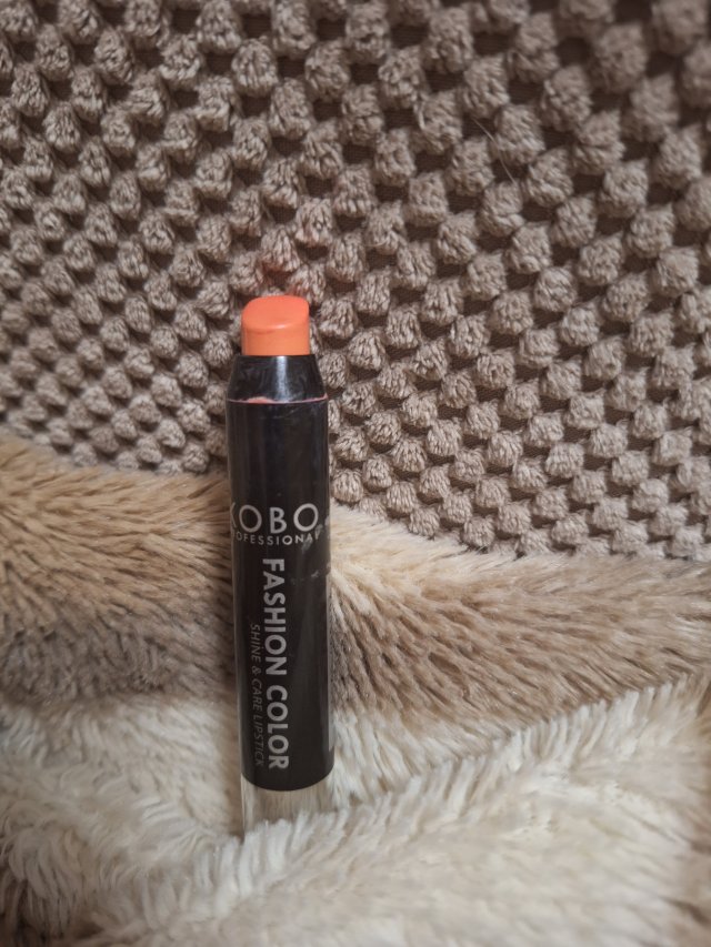 Kobo Fashion Color, Shine & Care, Pomadka do ust w kredce, nr 201 Twist