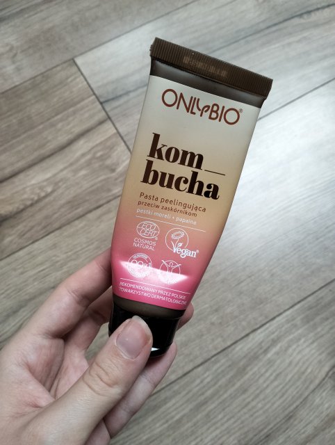 OnlyBio Pasta peelingująca przeciw zaskórnikom, Kombucha, Pestki moreli + papaina