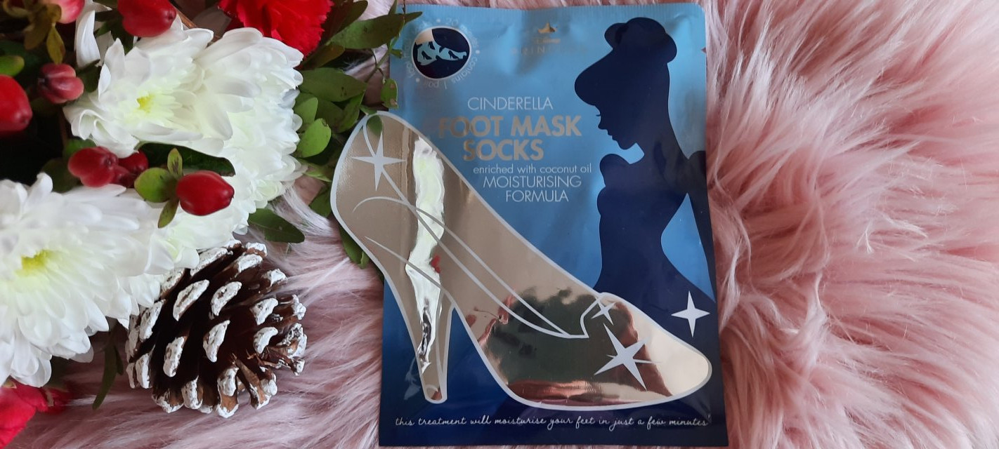 Topbrands Europe B.V. Disney Princess, Maska do stóp, Cinderella Foot Mask Socks, Formuła nawilżająca 