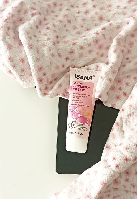 Isana Peeling do twarzy, Kremowy