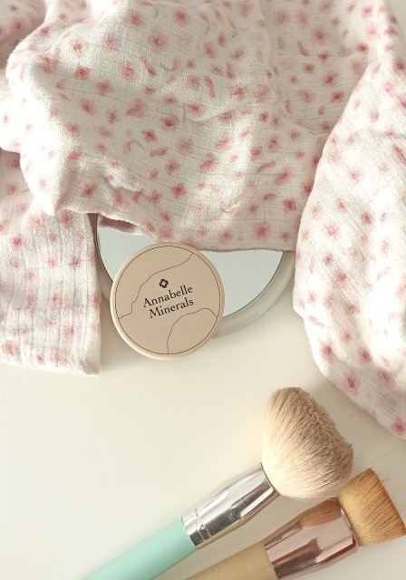 Annabelle Minerals Podkład mineralny do twarzy, Rozświetlający, Golden Fair 