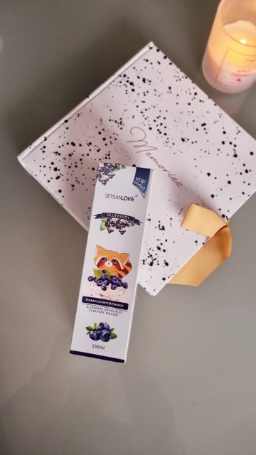 Pianka do mycia twarzy blubery 