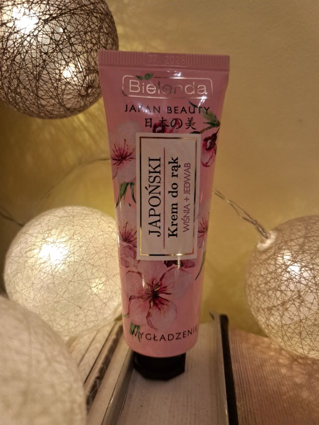 Bielenda Japan Beauty, Krem do rąk, Japoński, Wygładzenie, Wiśnia + Jedwab