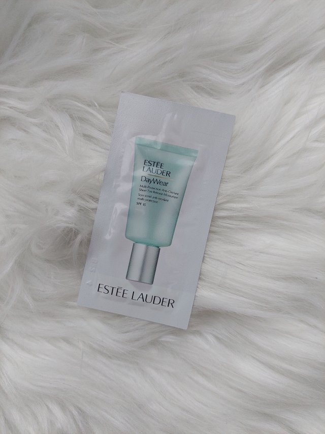 Estee Lauder Krem do twarzy, DayWear, Multi-Protection Anti-Oxidant Sheer Tint Release Moisturizer, SPF 15