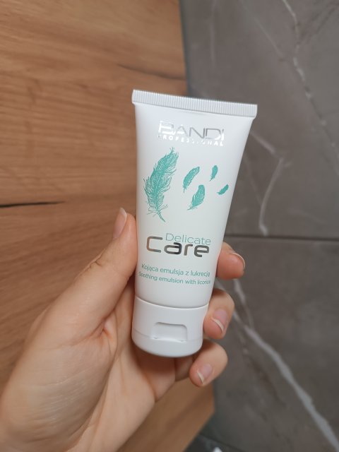 Bandi Delicate Care, Emulsja do twarzy, Kojąca, Z lukrecją