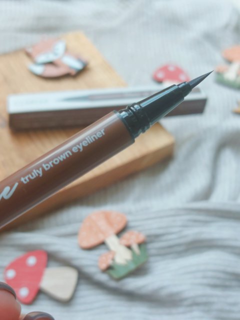 Claresa Line So Fine, Eyeliner w pisaku, Brown