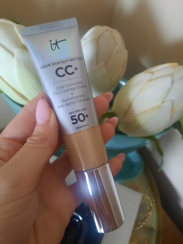 it cosmetics Your Skin But Better, CC Cream with SPF 50+, Krem koloryzujący CC+ Cream,  Light