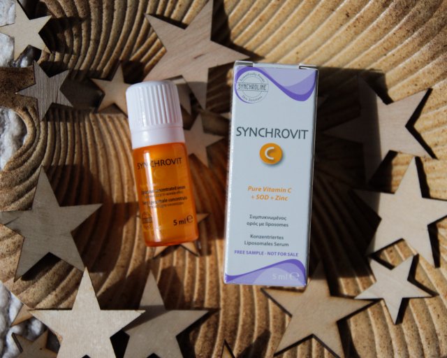 Synchroline Synchrovit C, Skoncentrowane serum do twarzy, Liposomowe, Z witaminą C, SOD i cynkiem