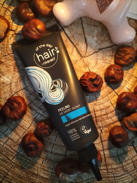 OnlyBio Hair of the Day, Peeling do skóry głowy, Węgiel aktywny, Naturalne drobiny złuszczające