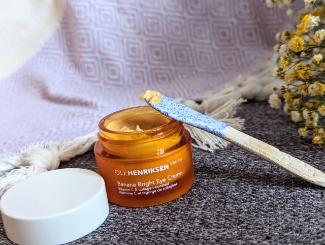 Banana Bright+ Eye Crème - Rozświetlający krem pod oczy z witaminą C