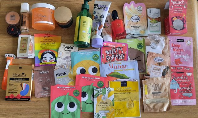 akcja denkowanie! grudzień - kosmetyki w świątecznych opakowaniach i świątecznych kolorach 🎄❄️⛄🎀🎁🎅