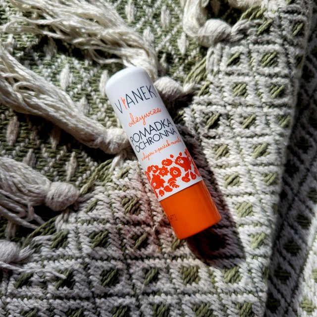 Sylveco Vianek, Pomadka ochronna do ust, Seria pomarańczowa, Odżywcza z olejem z pestek moreli