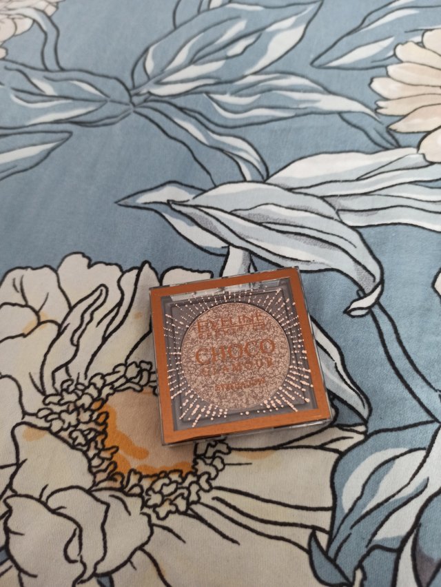 Eveline Choco Glamour, Cień-toper do powiek