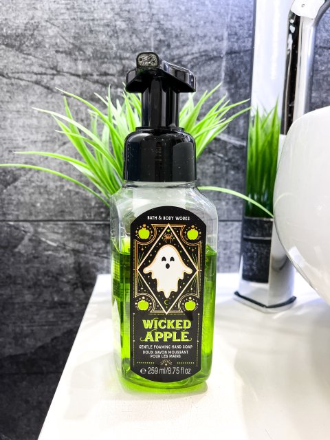 Bath & Body Works Mydło w piance, Wicked Apple