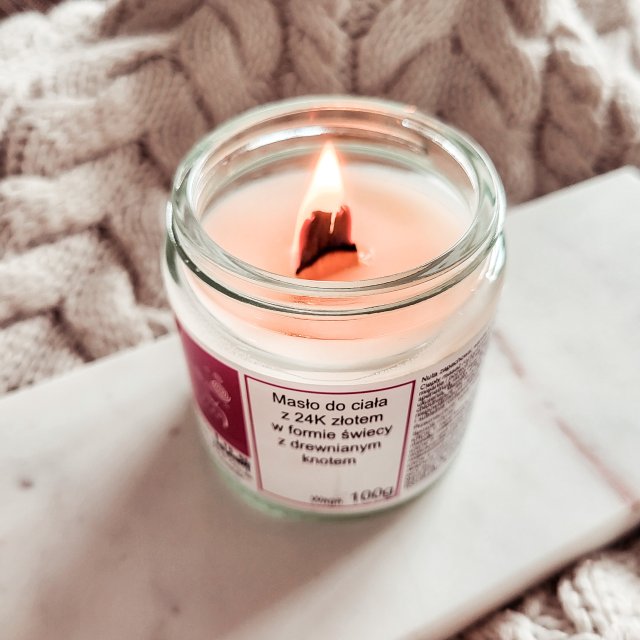 WhiteTree Natural Cosmetics Masło do ciała w formie świecy z drewnianym knotem, Z 24K złotem