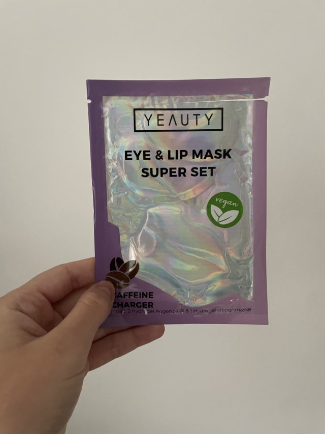 akcja denkowanie! grudzień - kosmetyki w świątecznych opakowaniach i świątecznych kolorach 🎄❄️⛄🎀🎁🎅