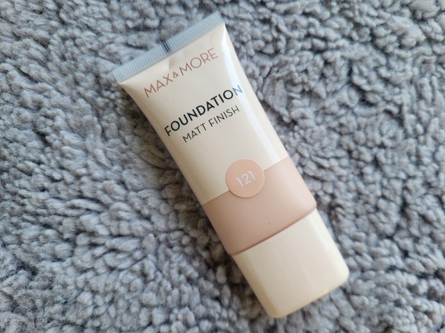 Max&More Matt Finish Foundation, Podkład matujący, nr 121