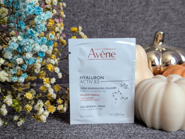 Avène Hyaluron Activ B3, Krem do twarzy, Odbudowujący komórki, Niacynamid i kwas hialuronowy