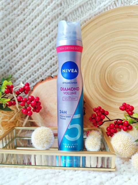 Nivea Lakier do włosów, Diamond Volume Care, Z pantenolem i witaminą B3, nr 5 Ultra Strong
