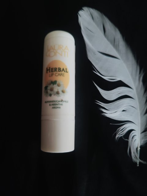 Laura Conti Balsam do ust, Herbal, Ekstrakt z rumianku i aromat absyntu