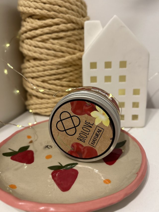 Biolove Peeling do ciała, Wiśnia i wanilia