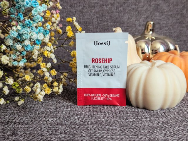 Iossi Serum do twarzy, Rozświetlające, Dzika róża, geranium, cyprys, witamina E i C