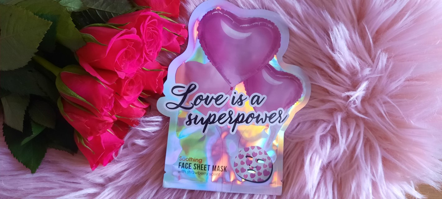 Maxbrands Marketing B.V. Face Sheet Mask, Maseczka do twarzy w płacie, Love is a Superpower