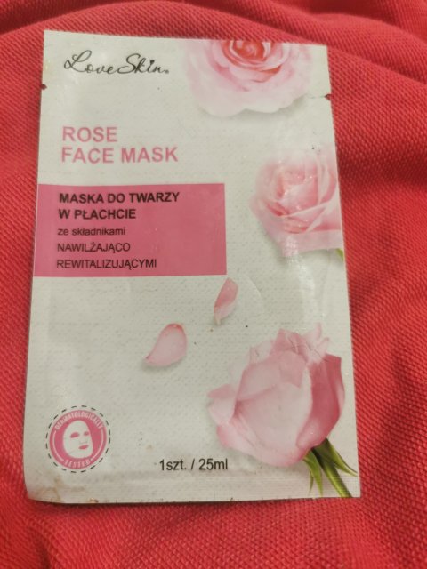 Love Skin Maska do twarzy w płachcie nawilżająca rewitalizująca 