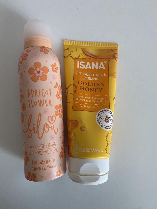 Denkowanie część druga :) Grudzień, kosmetyki w świątecznych opakowaniach lub w świątecznych kolorach: czerwonym, zielonym i złotym 