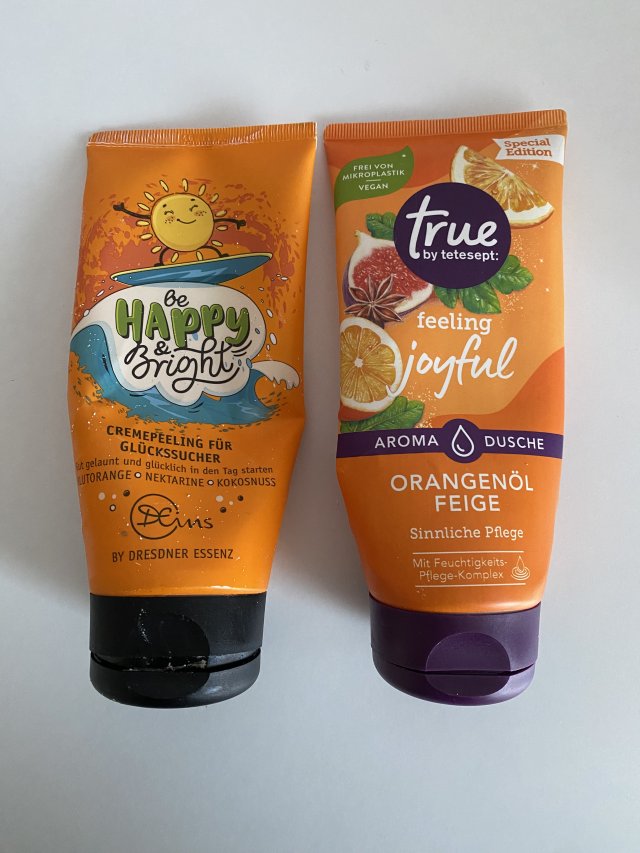 Denkowanie część druga :) Grudzień, kosmetyki w świątecznych opakowaniach lub w świątecznych kolorach: czerwonym, zielonym i złotym 