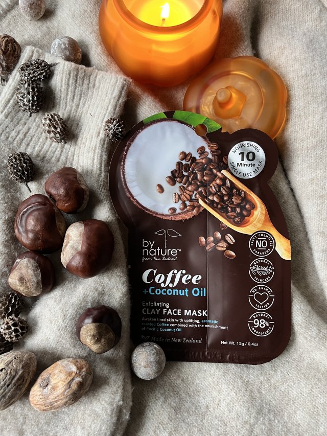 By nature Maseczka do twarzy, Glinkowa, Kawa i olejek kokosowy