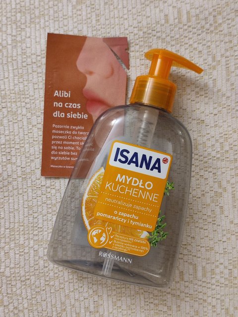 Denkowanie część druga :) Grudzień, kosmetyki w świątecznych opakowaniach lub w świątecznych kolorach: czerwonym, zielonym i złotym 