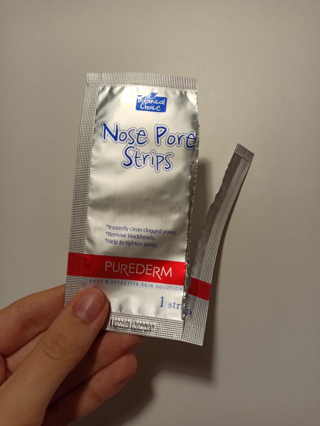 Denkowanie część druga :) Grudzień, kosmetyki w świątecznych opakowaniach lub w świątecznych kolorach: czerwonym, zielonym i złotym 