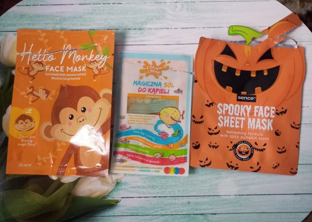 Denkowanie część druga :) Grudzień, kosmetyki w świątecznych opakowaniach lub w świątecznych kolorach: czerwonym, zielonym i złotym 