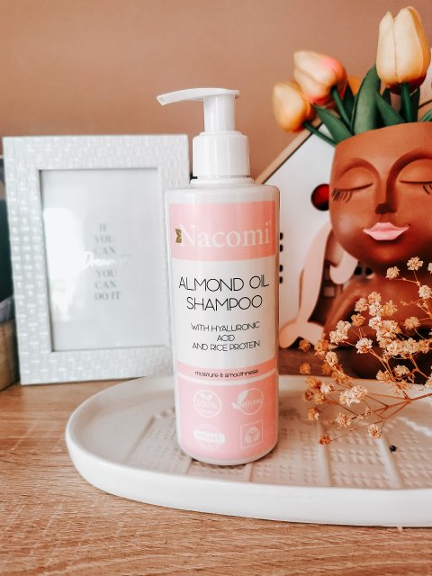 Nacomi Szampon do włosów, Z olejem migdałowym, kwasem hialuronowym i proteinami ryżu
