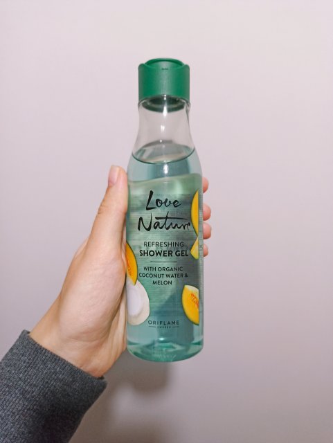 Oriflame Love Nature, Żel pod prysznic, Woda kokosowa i melon