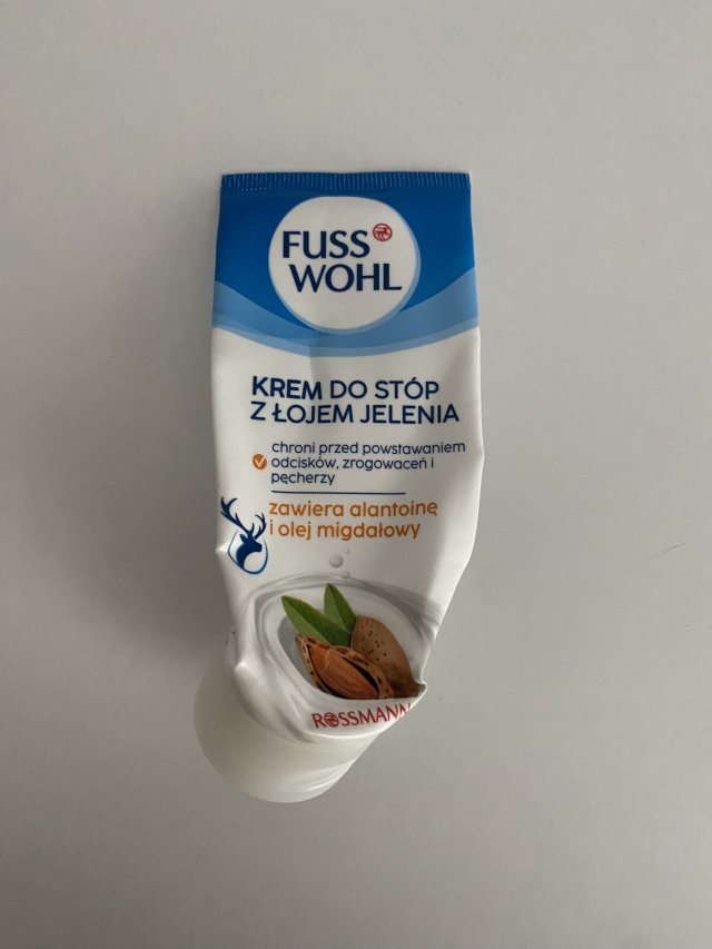 Denkowanie część druga :) Grudzień, kosmetyki w świątecznych opakowaniach lub w świątecznych kolorach: czerwonym, zielonym i złotym 