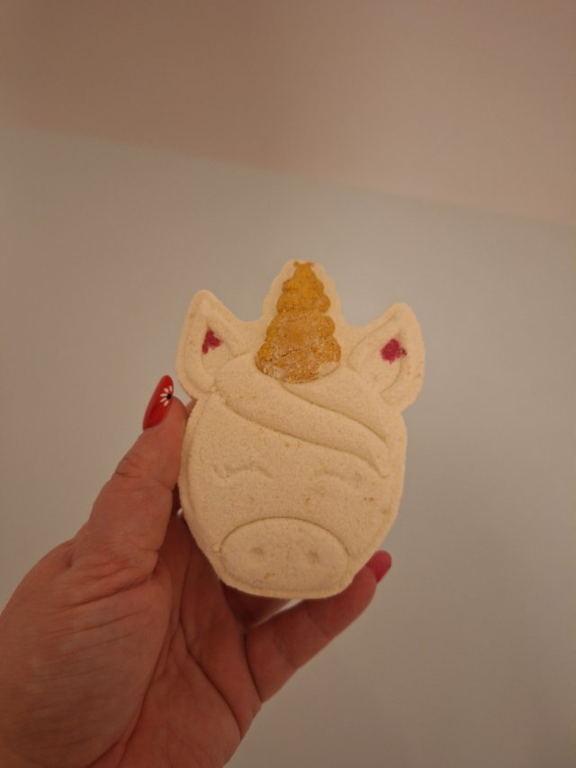 Denkowanie część druga :) Grudzień, kosmetyki w świątecznych opakowaniach lub w świątecznych kolorach: czerwonym, zielonym i złotym 