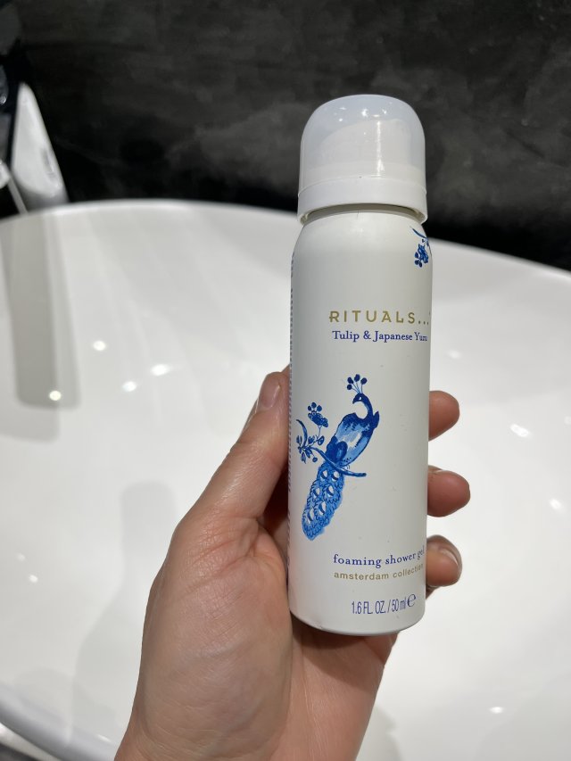 Denkowanie część druga :) Grudzień, kosmetyki w świątecznych opakowaniach lub w świątecznych kolorach: czerwonym, zielonym i złotym 