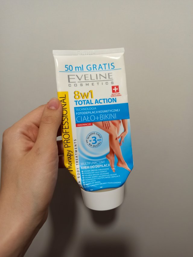 Denkowanie część druga :) Grudzień, kosmetyki w świątecznych opakowaniach lub w świątecznych kolorach: czerwonym, zielonym i złotym 