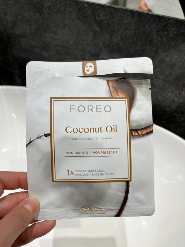 Denkowanie część druga :) Grudzień, kosmetyki w świątecznych opakowaniach lub w świątecznych kolorach: czerwonym, zielonym i złotym 