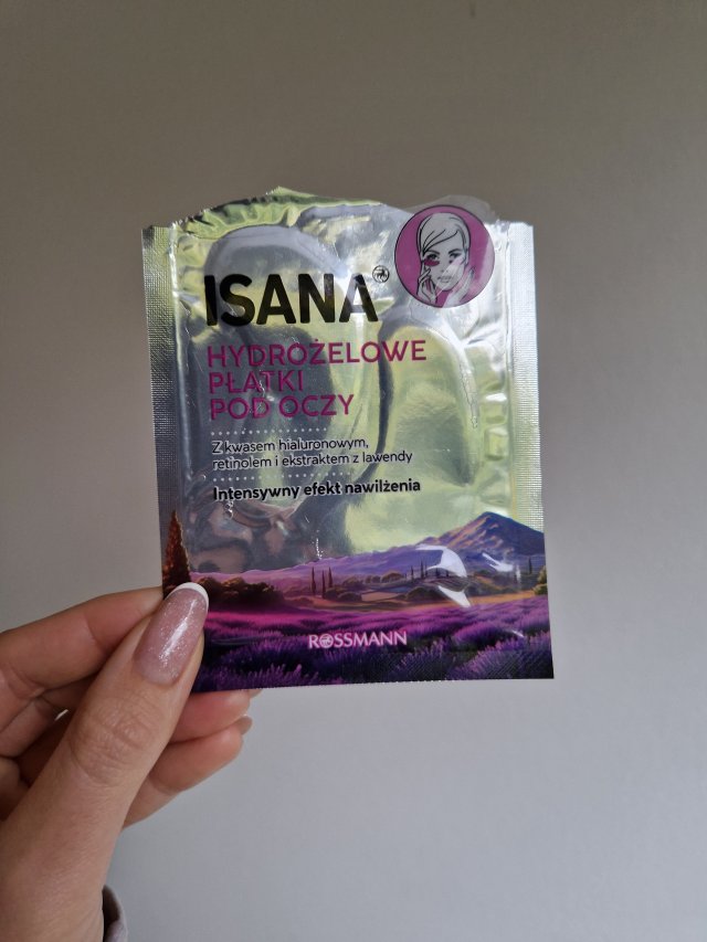 Denkowanie część druga :) Grudzień, kosmetyki w świątecznych opakowaniach lub w świątecznych kolorach: czerwonym, zielonym i złotym 