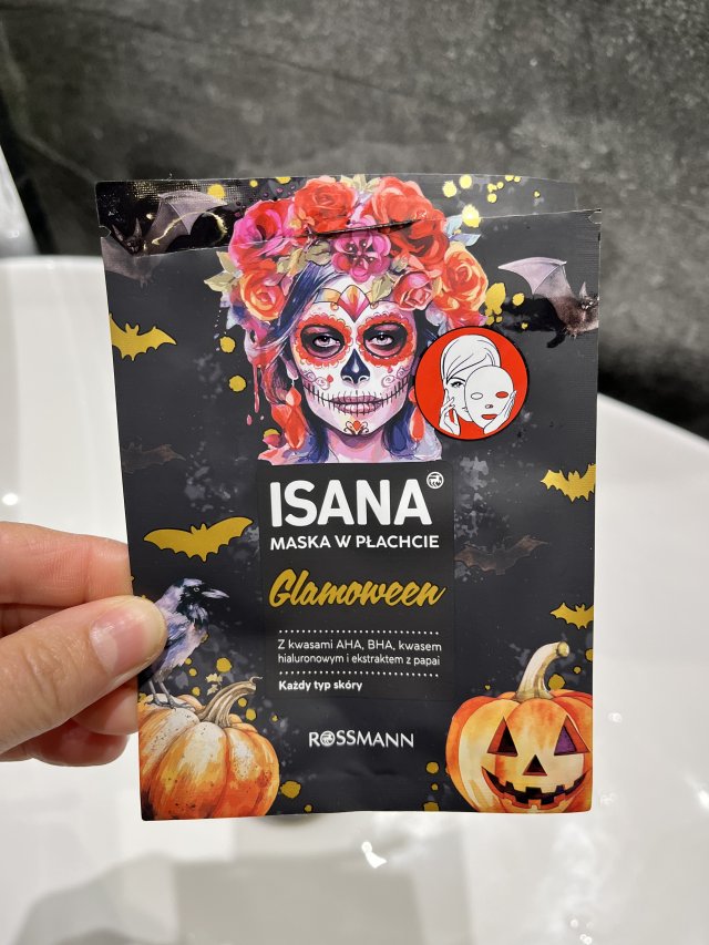 Denkowanie część druga :) Grudzień, kosmetyki w świątecznych opakowaniach lub w świątecznych kolorach: czerwonym, zielonym i złotym 