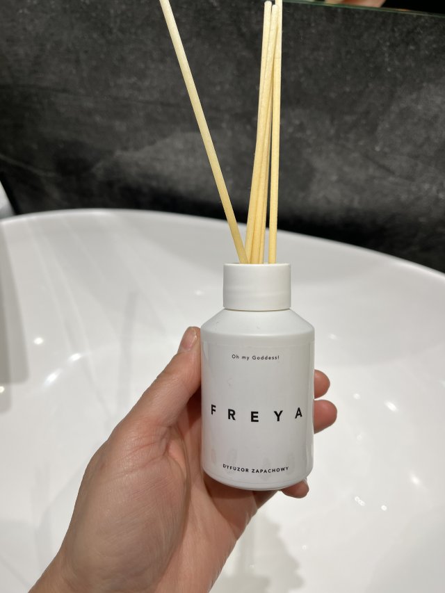 Denkowanie część druga :) Grudzień, kosmetyki w świątecznych opakowaniach lub w świątecznych kolorach: czerwonym, zielonym i złotym 