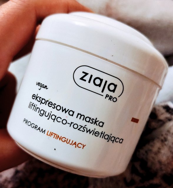 Denkowanie część druga :) Grudzień, kosmetyki w świątecznych opakowaniach lub w świątecznych kolorach: czerwonym, zielonym i złotym 