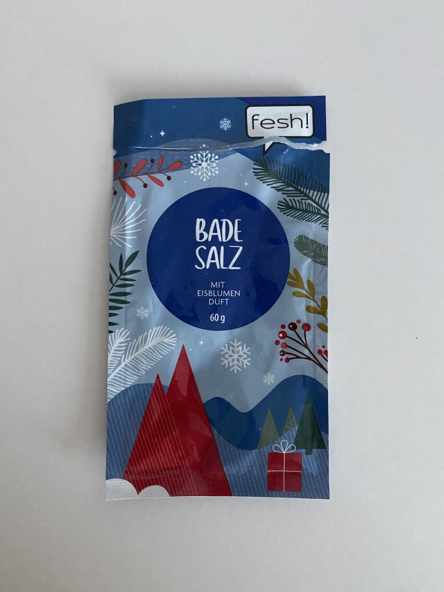 Denkowanie część druga :) Grudzień, kosmetyki w świątecznych opakowaniach lub w świątecznych kolorach: czerwonym, zielonym i złotym 