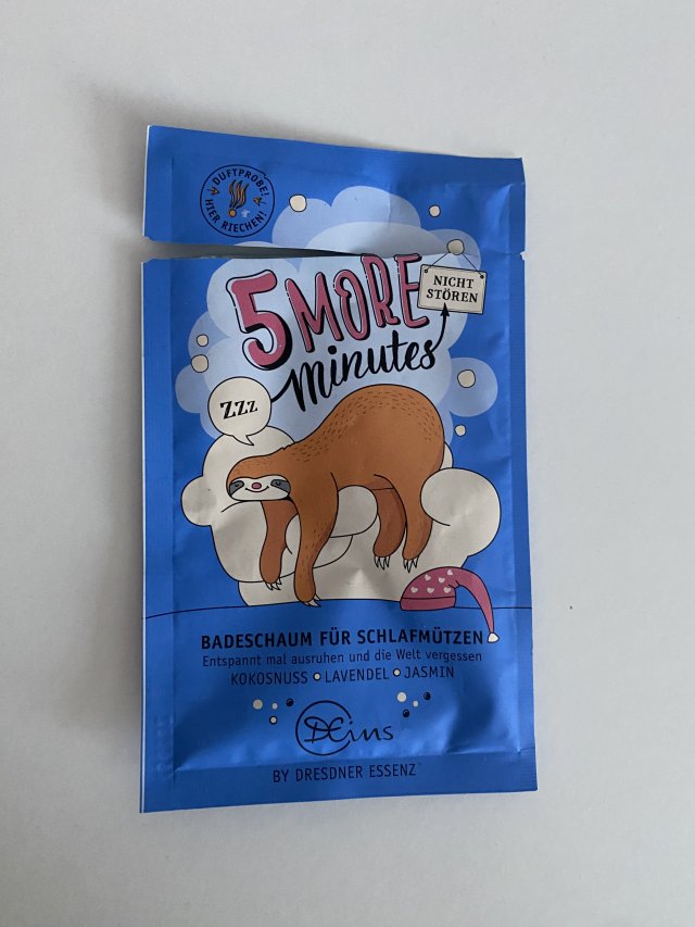 Denkowanie część druga :) Grudzień, kosmetyki w świątecznych opakowaniach lub w świątecznych kolorach: czerwonym, zielonym i złotym 