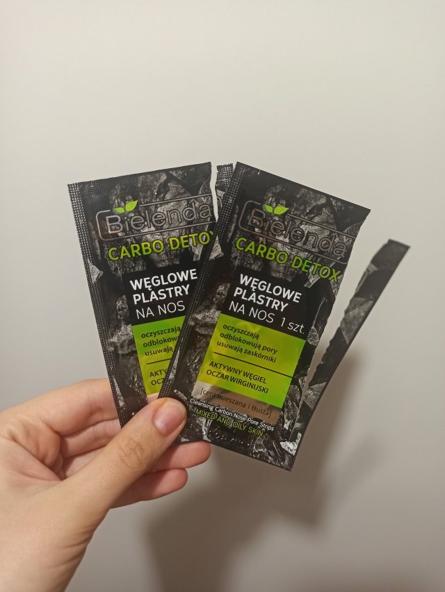 Denkowanie część druga :) Grudzień, kosmetyki w świątecznych opakowaniach lub w świątecznych kolorach: czerwonym, zielonym i złotym 