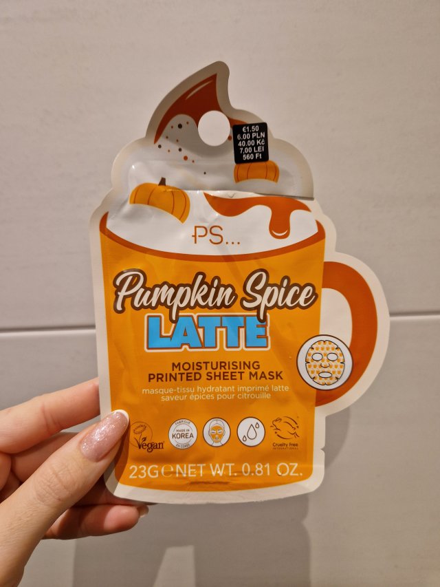 Denkowanie część druga :) Grudzień, kosmetyki w świątecznych opakowaniach lub w świątecznych kolorach: czerwonym, zielonym i złotym 