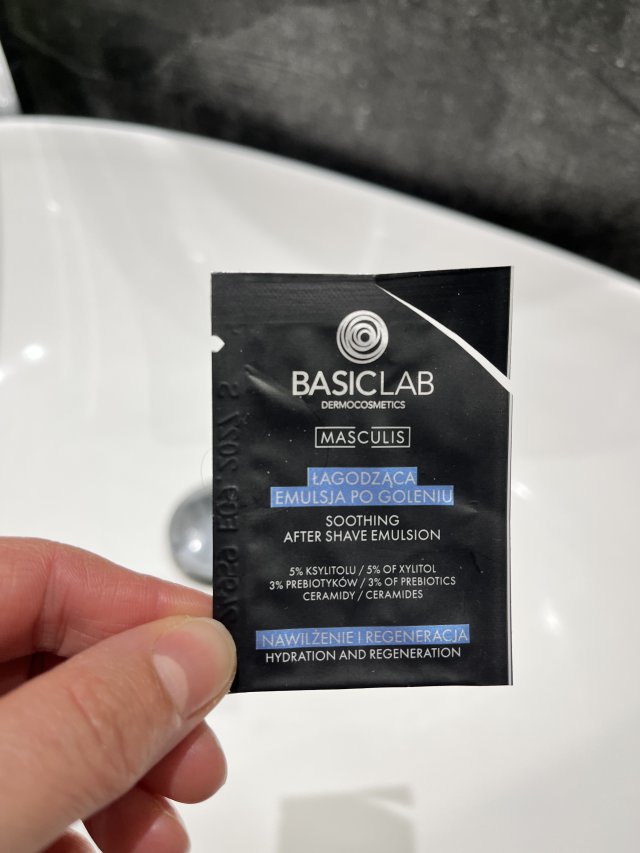 Denkowanie część druga :) Grudzień, kosmetyki w świątecznych opakowaniach lub w świątecznych kolorach: czerwonym, zielonym i złotym 